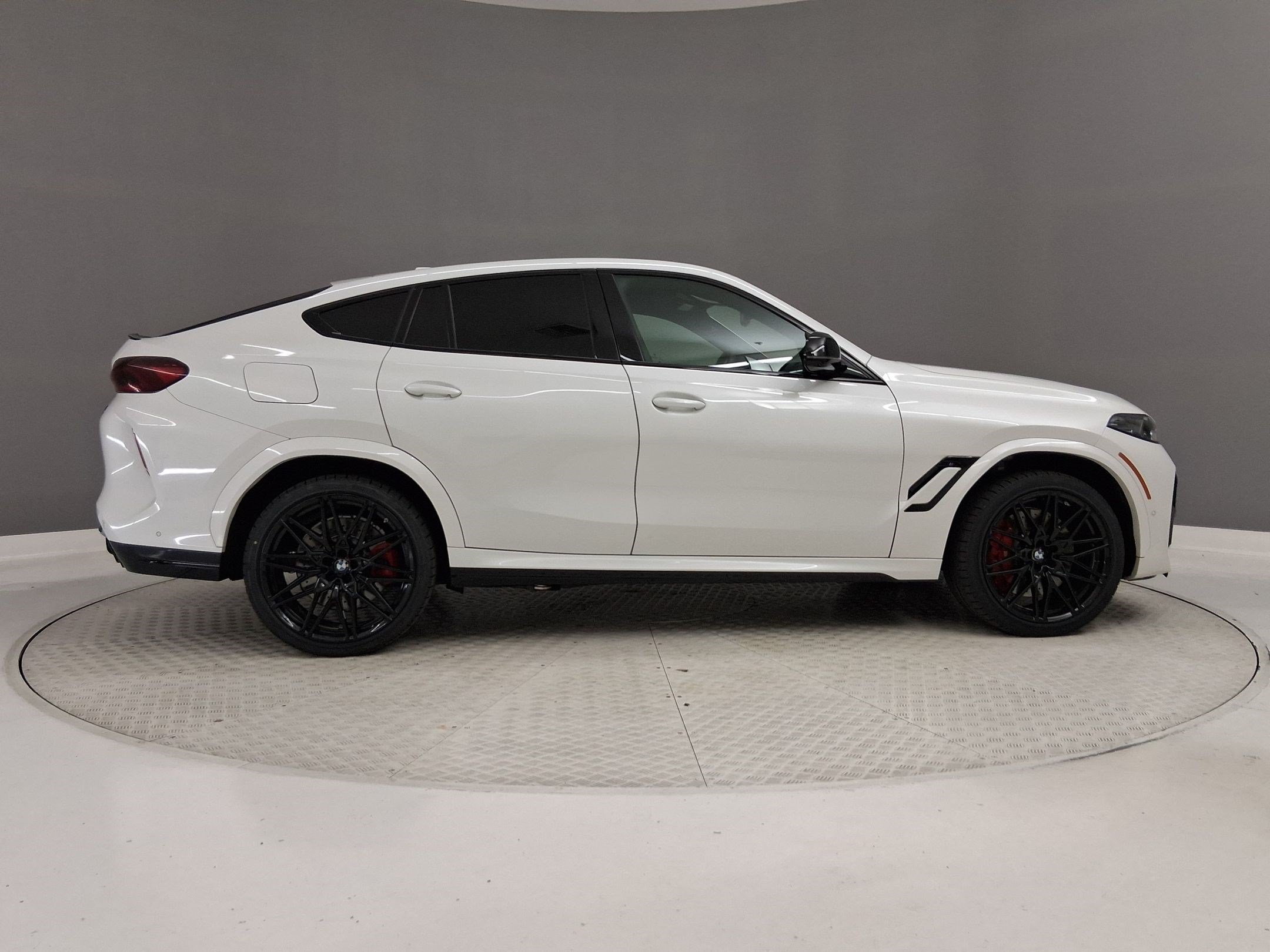 Used 2024 BMW X6 M Competition w/ Executive Package AWD/4WD image 8