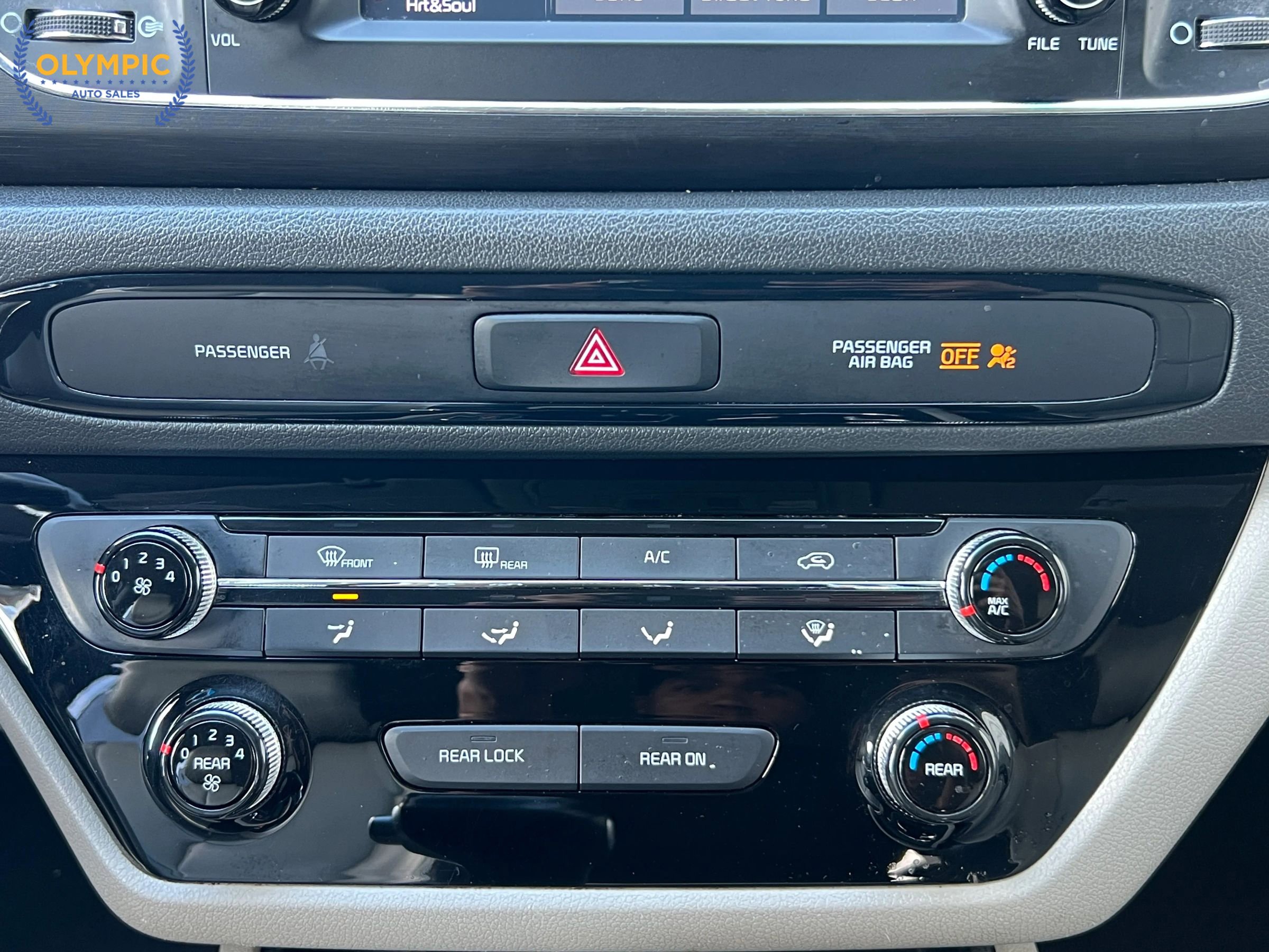 Used 2021 Kia Sedona EX image 30