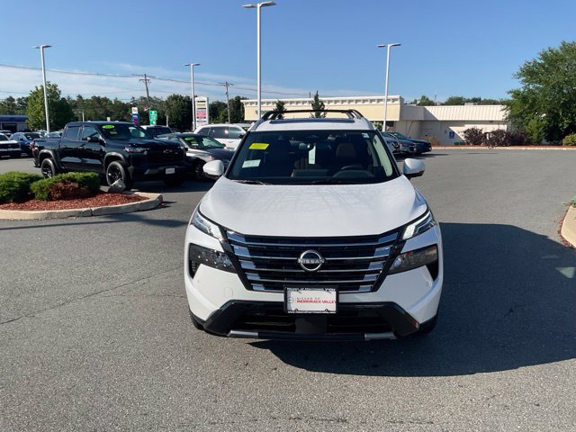 New 2026 Nissan Rogue Platinum AWD/4WD image 2