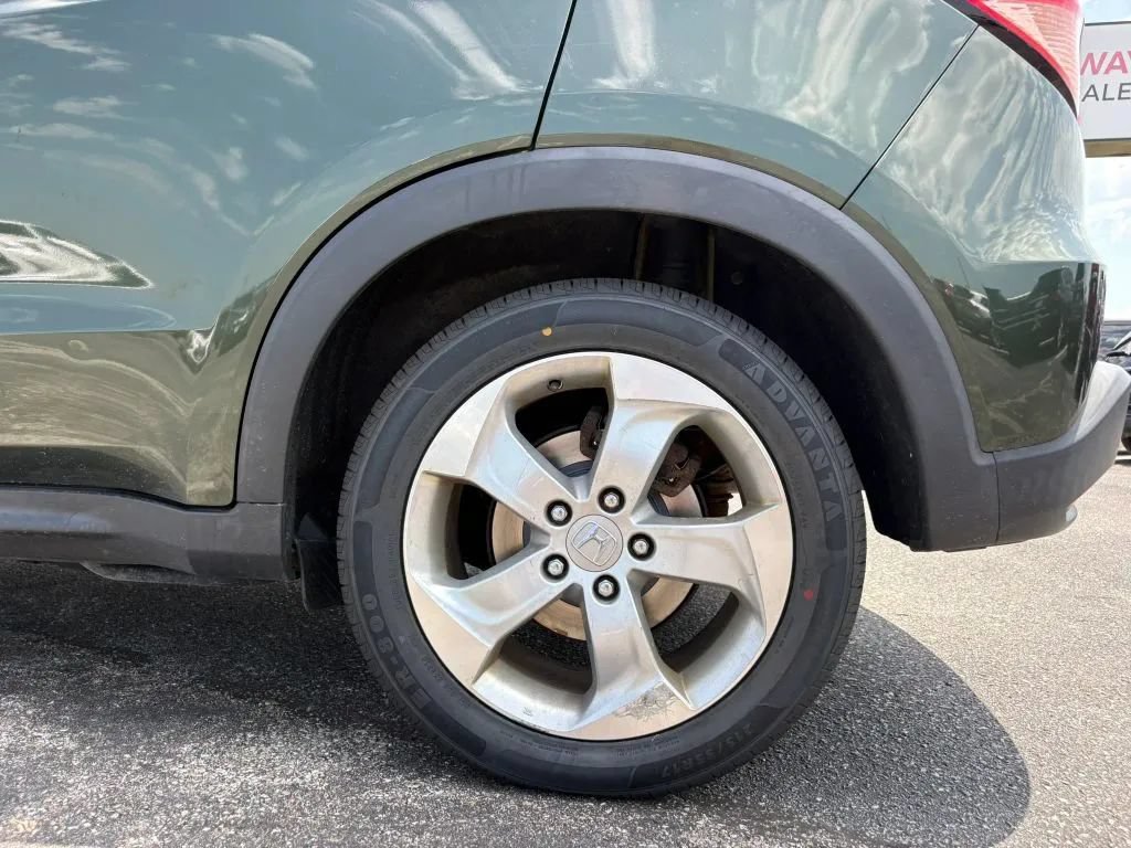 Used 2016 Honda HR-V LX image 25