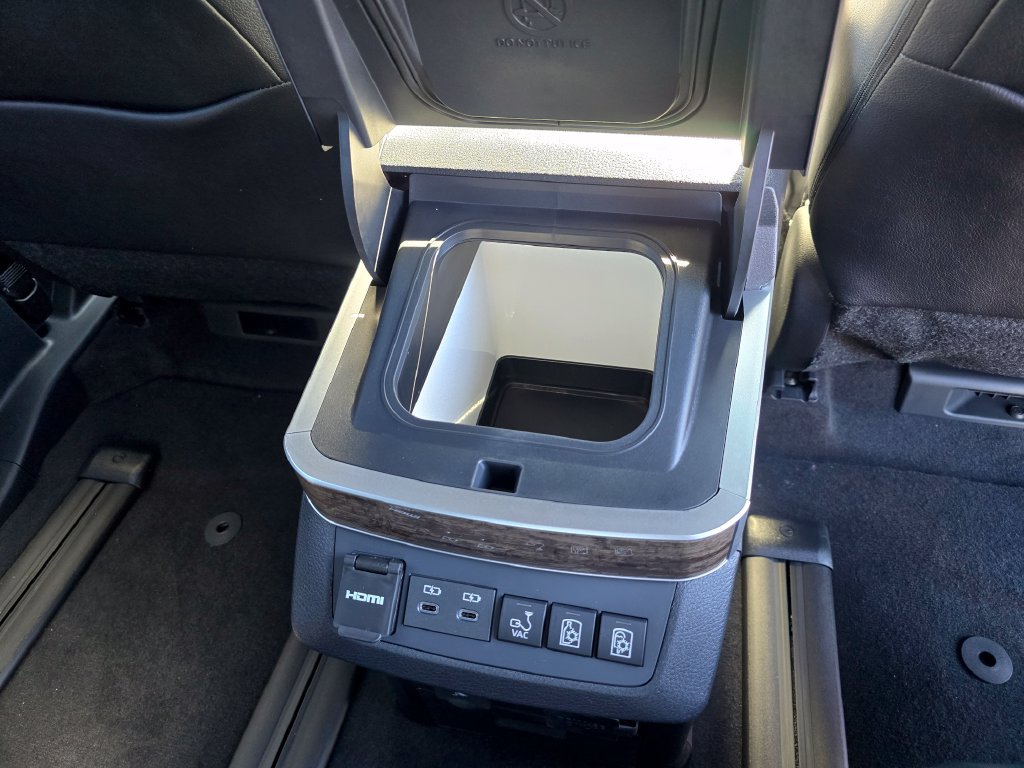 New 2026 Toyota Sienna Platinum AWD/4WD image 25