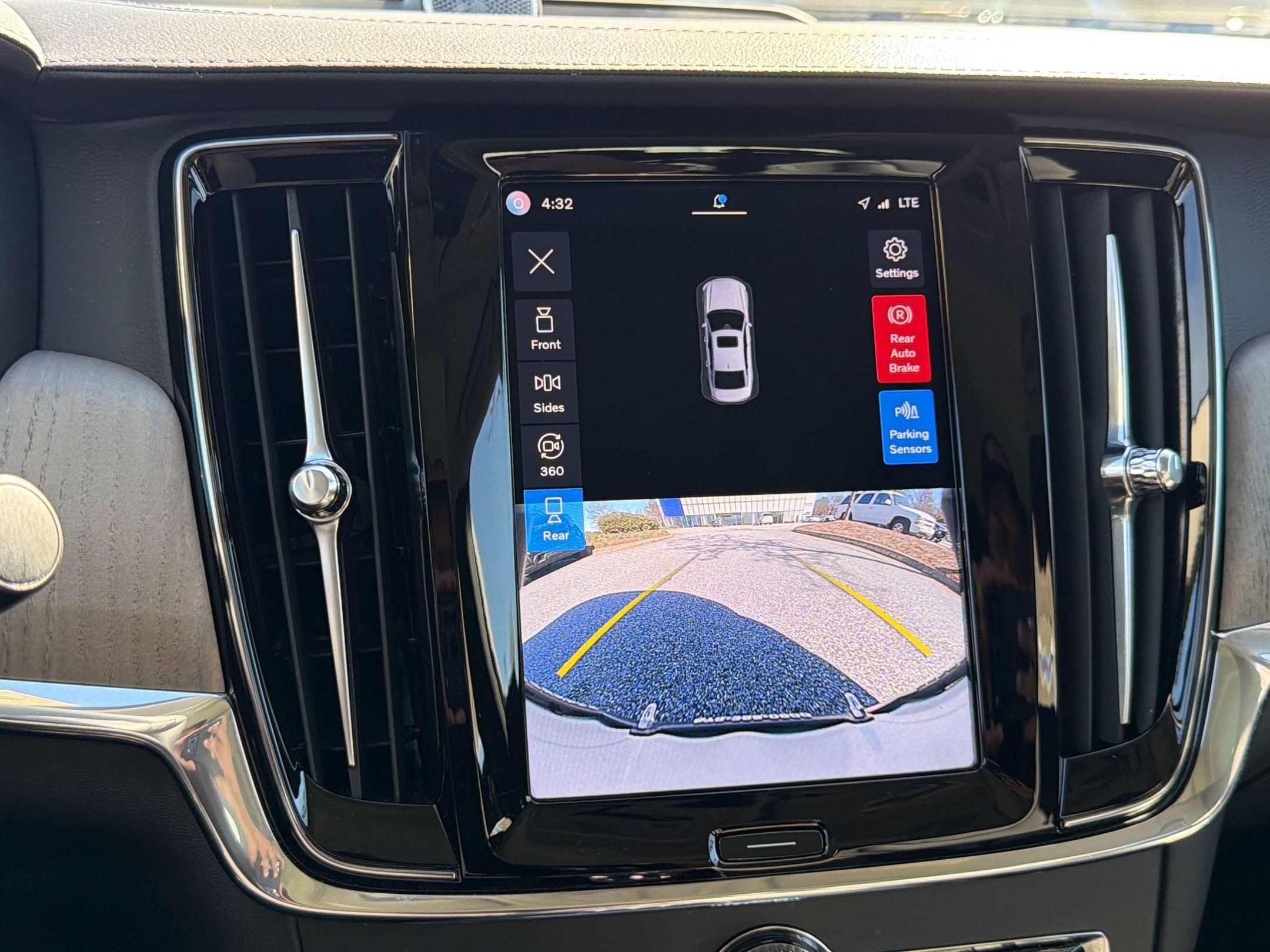 Certified 2023 Volvo S90 B6 Ultimate w/ Lounge Package image 23