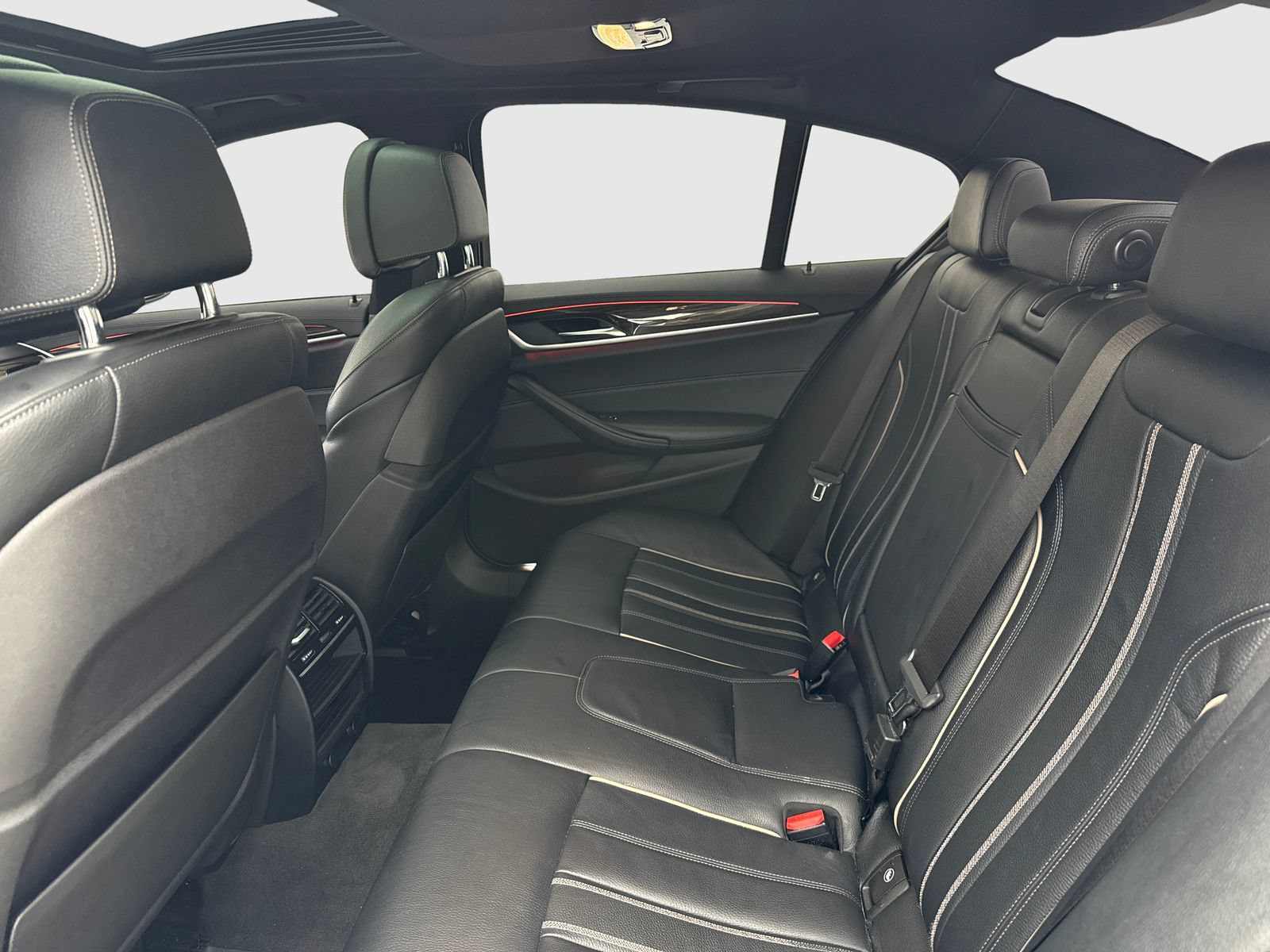 Used 2018 BMW 530i RWD image 37