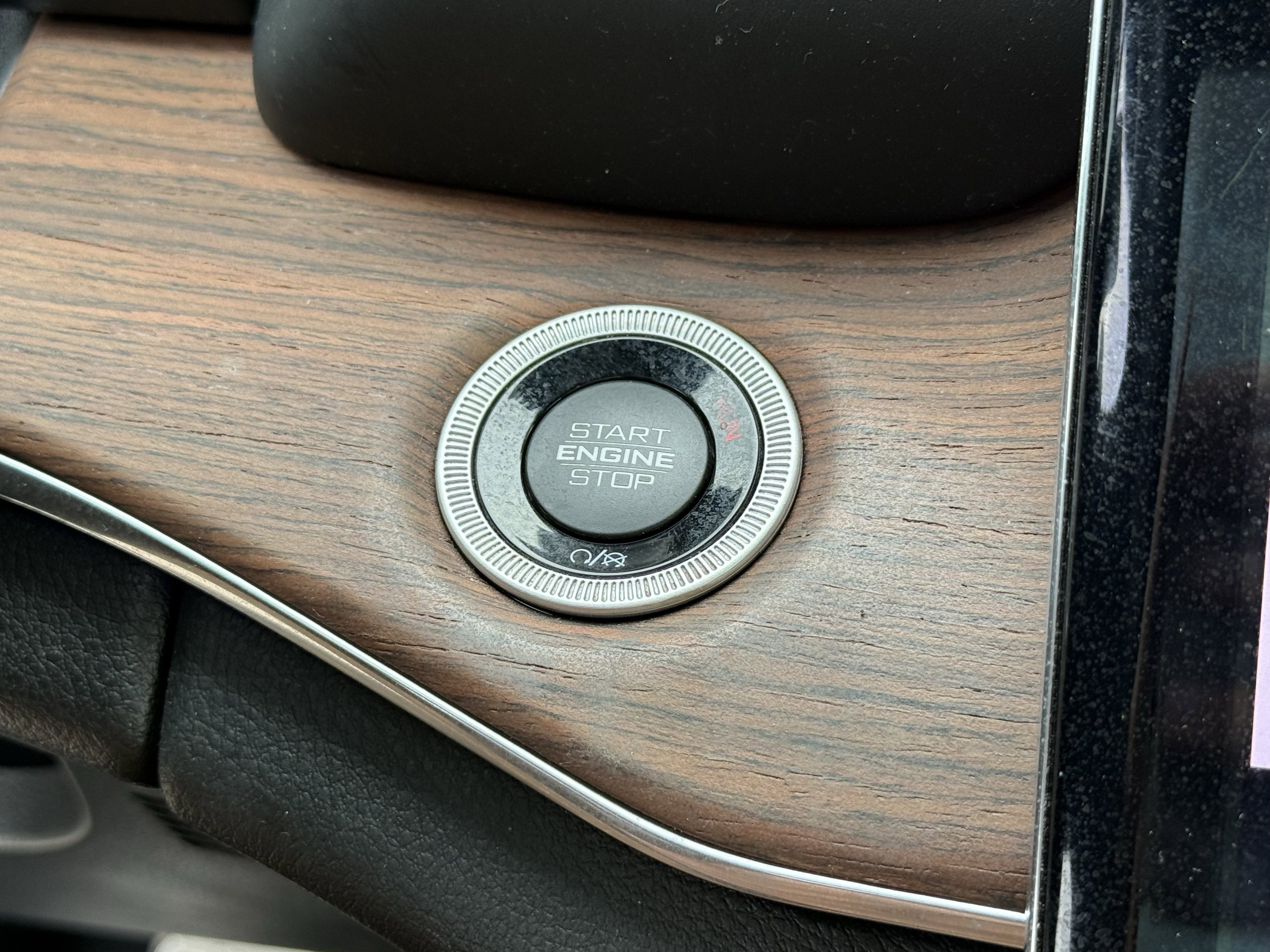 Used 2022 Jeep Grand Cherokee Summit w/ Luxury Tech Group V image 24