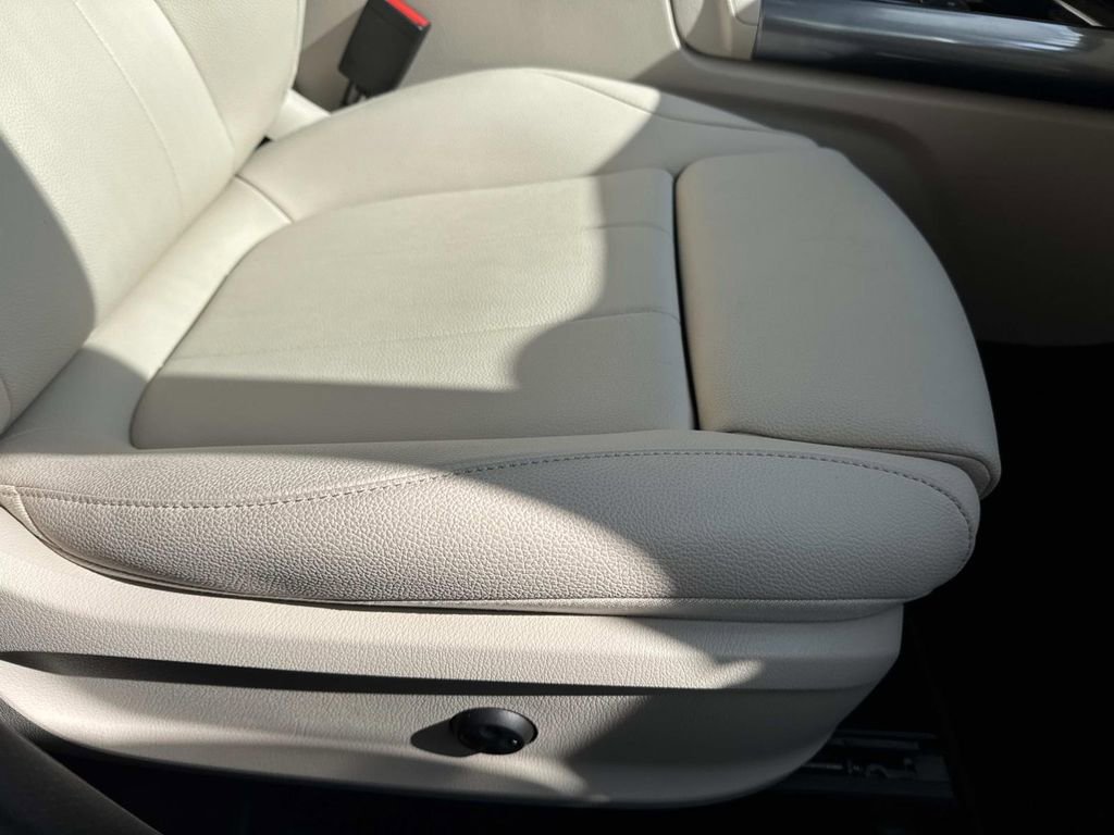 Used 2025 Mercedes-Benz GLA 250 image 12