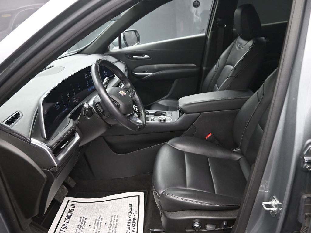Used 2024 Cadillac XT4 Premium Luxury image 13