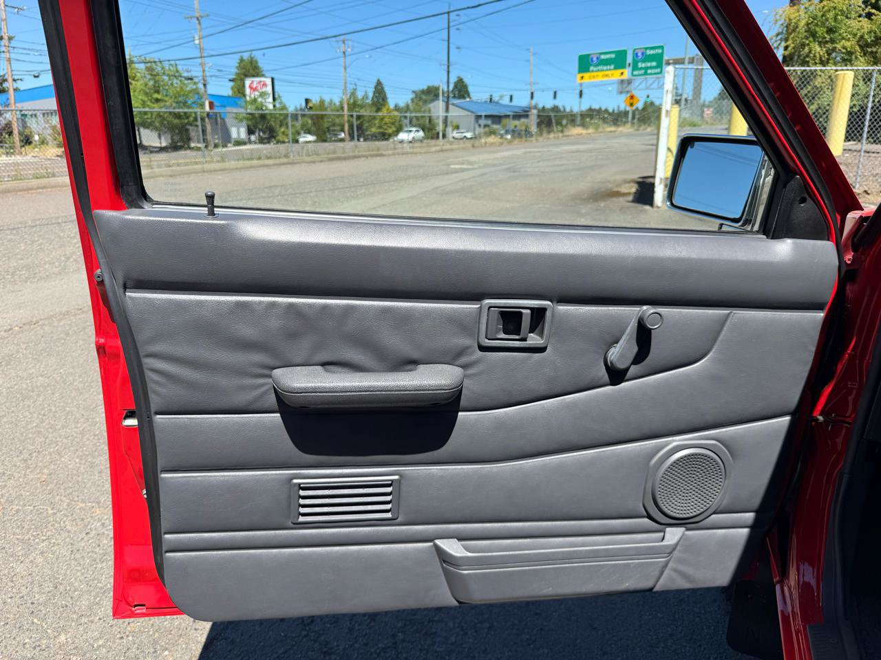 Used 1995 Nissan Pickup XE RWD image 12