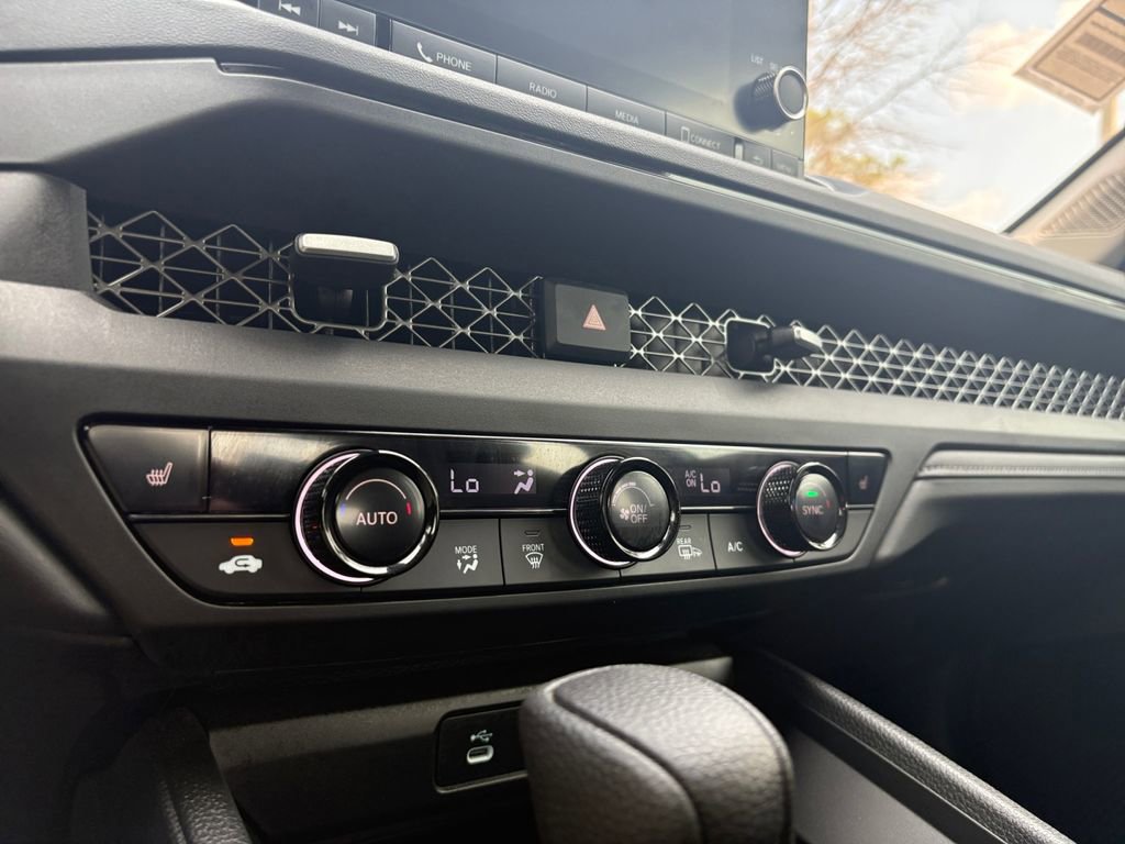 Used 2025 Honda Accord SE image 25