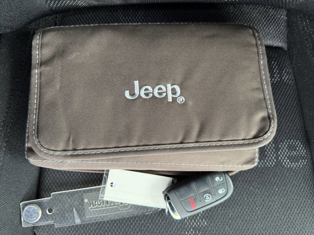 Used 2017 Jeep Renegade Sport w/ Power & Air Group image 37