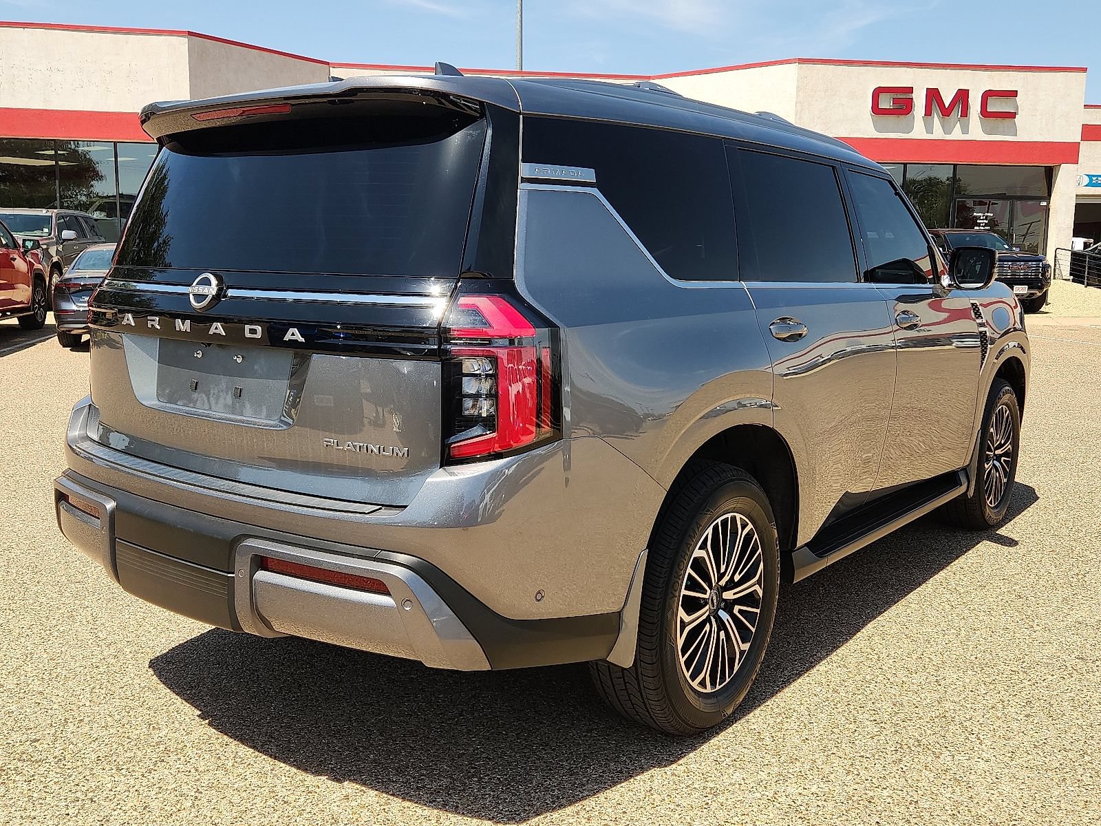Used 2025 Nissan Armada Platinum w/ Convenience Package RWD image 4