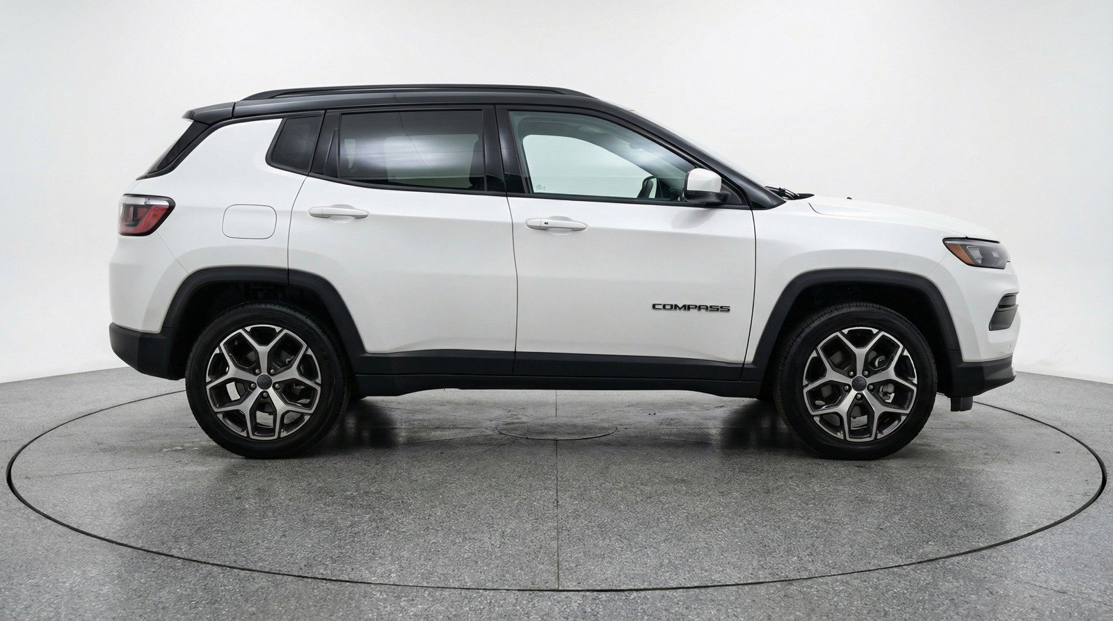 Used 2025 Jeep Compass Limited AWD/4WD image 11