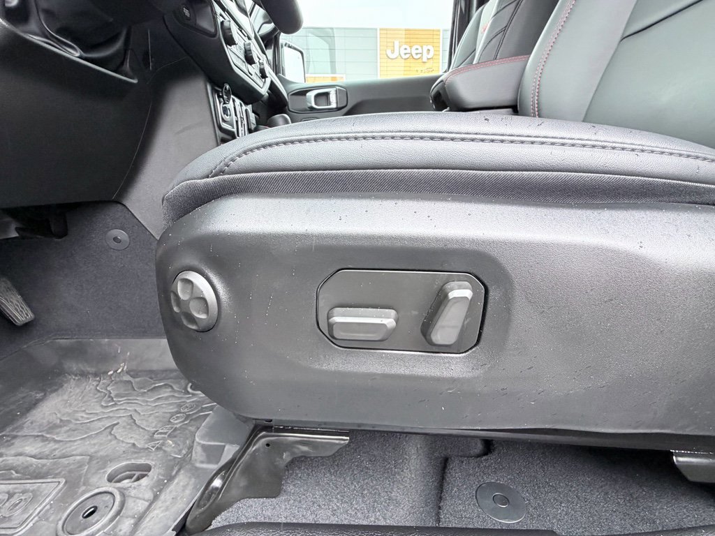 Used 2025 Jeep Gladiator Rubicon w/ Safety Group image 19