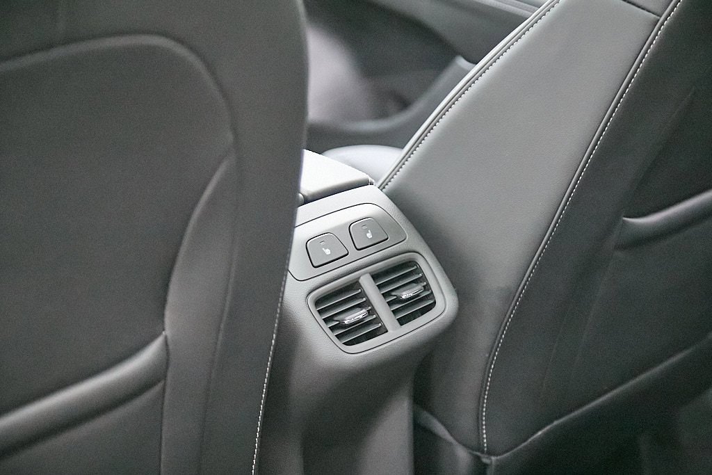 Used 2023 Buick Envision Avenir image 25