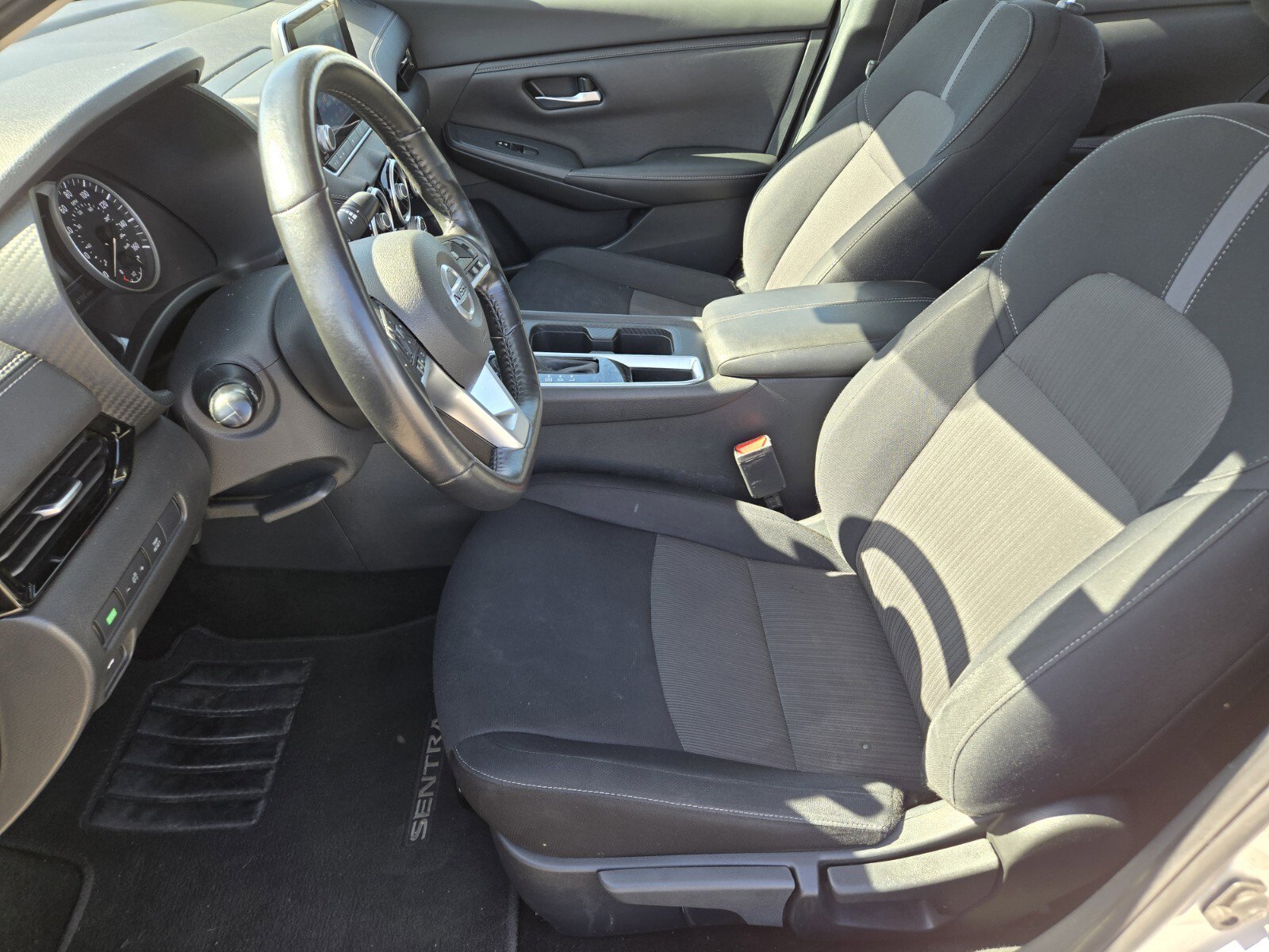 Used 2022 Nissan Sentra SV w/ All-Weather Package FWD image 10
