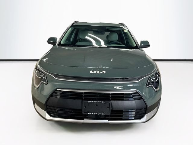 Used 2025 Kia Niro EX FWD image 2