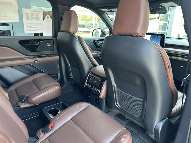 Used 2025 Lincoln Aviator Reserve w/ Illumination Package AWD/4WD image 24
