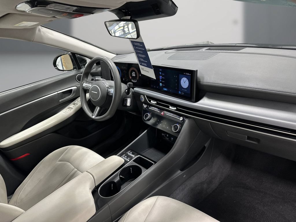 Certified 2025 Hyundai Sonata SEL FWD image 17