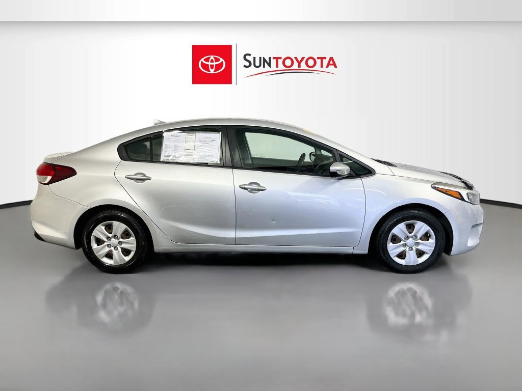 Used 2017 Kia Forte LX FWD image 2