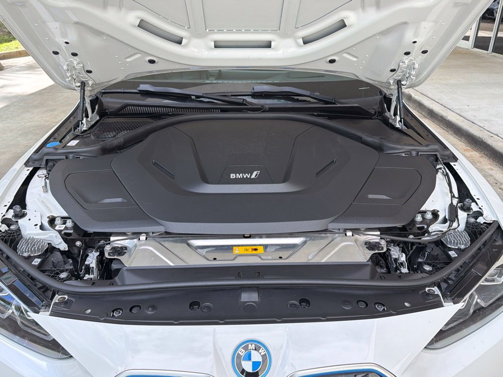 Used 2024 BMW i4 eDrive40 RWD image 11