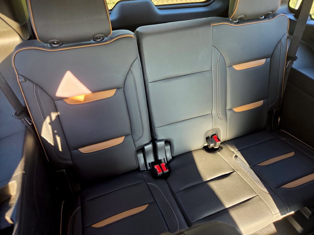 Used 2022 GMC Yukon AT4 AWD/4WD image 14