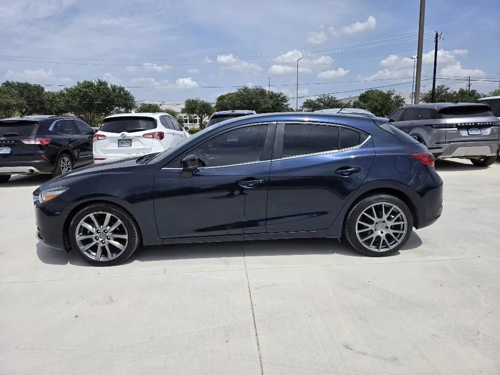 Used 2018 MAZDA MAZDA3 Touring FWD image 9
