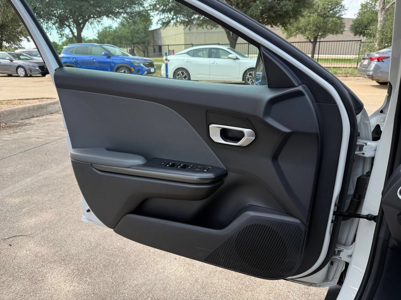 Used 2025 Kia K4 FWD image 18