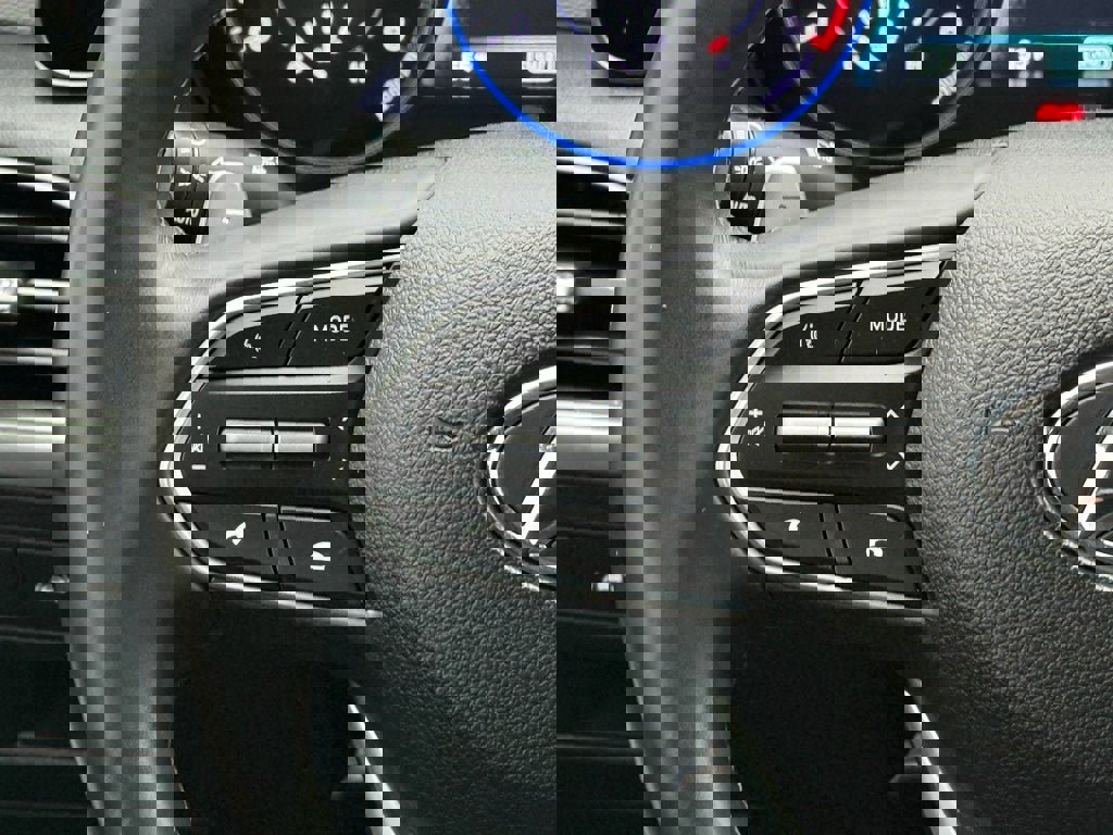 Used 2024 Chrysler Pacifica Touring-L image 19