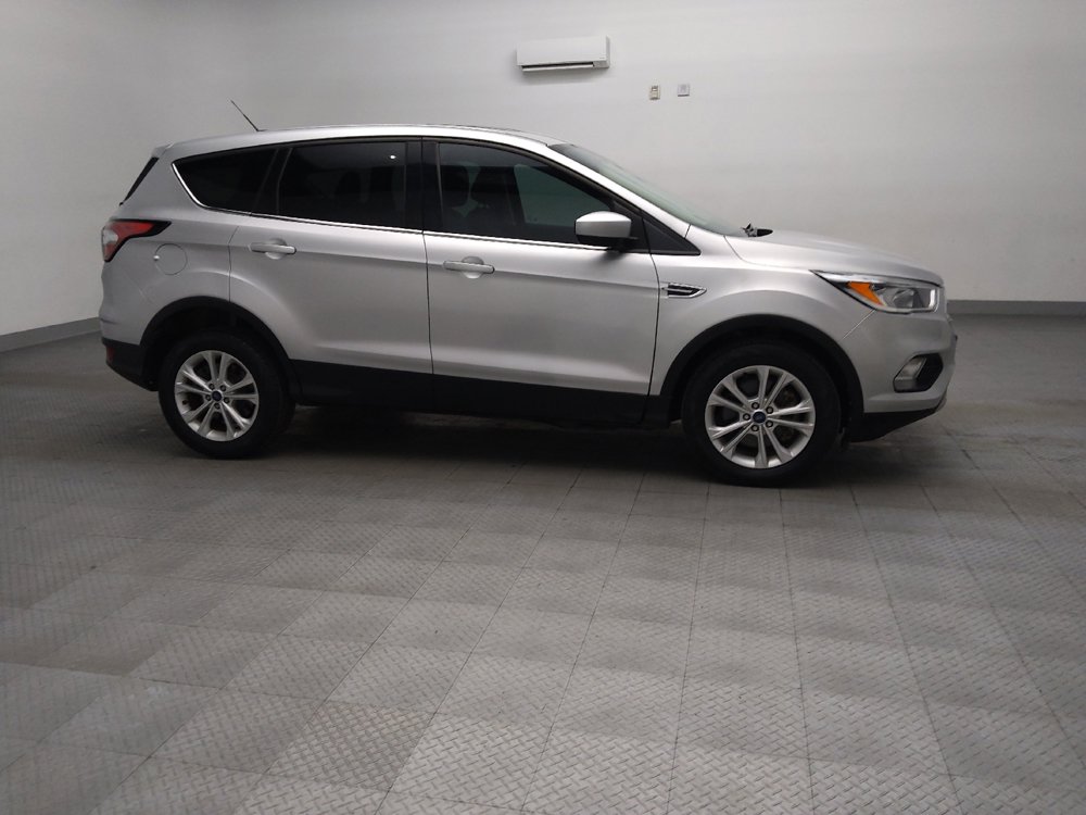 Used 2017 Ford Escape SE FWD image 11