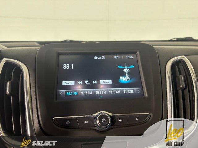 Used 2018 Chevrolet Equinox LT FWD image 12