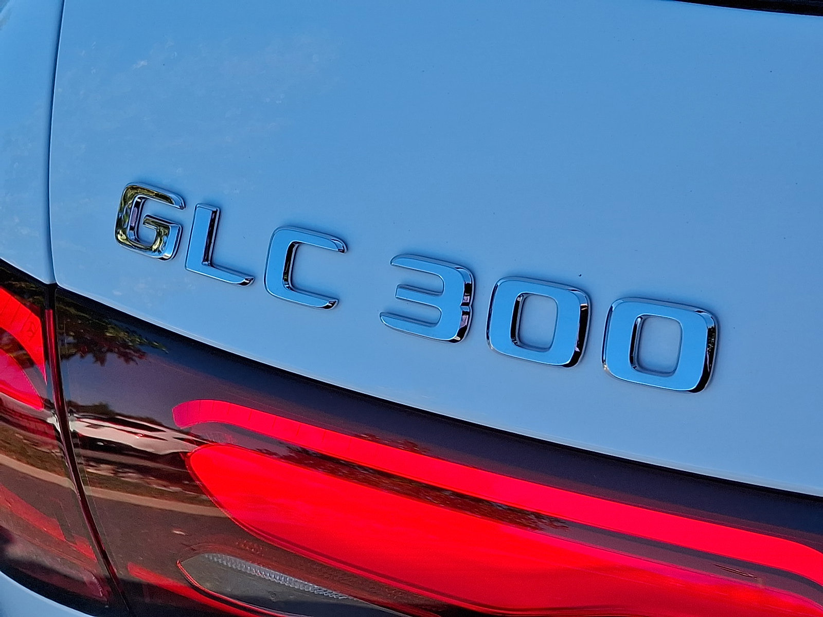 Certified 2025 Mercedes-Benz GLC 300 4MATIC SUV image 32