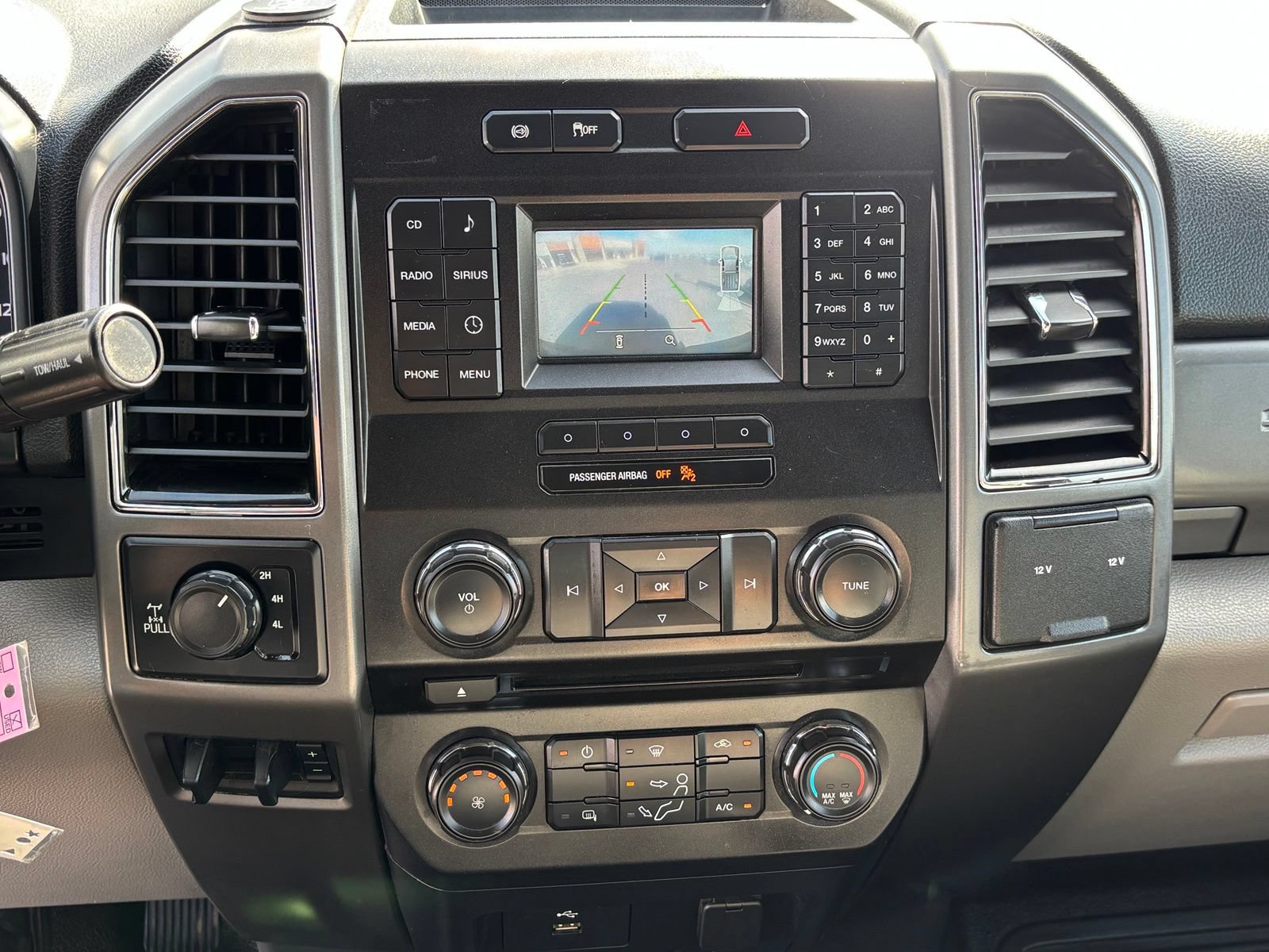 Used 2018 Ford F350 XLT w/ Camper Package AWD/4WD image 18