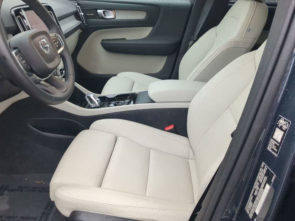 Certified 2026 Volvo XC40 B5 Ultra w/ Protection Package Premier AWD/4WD image 15