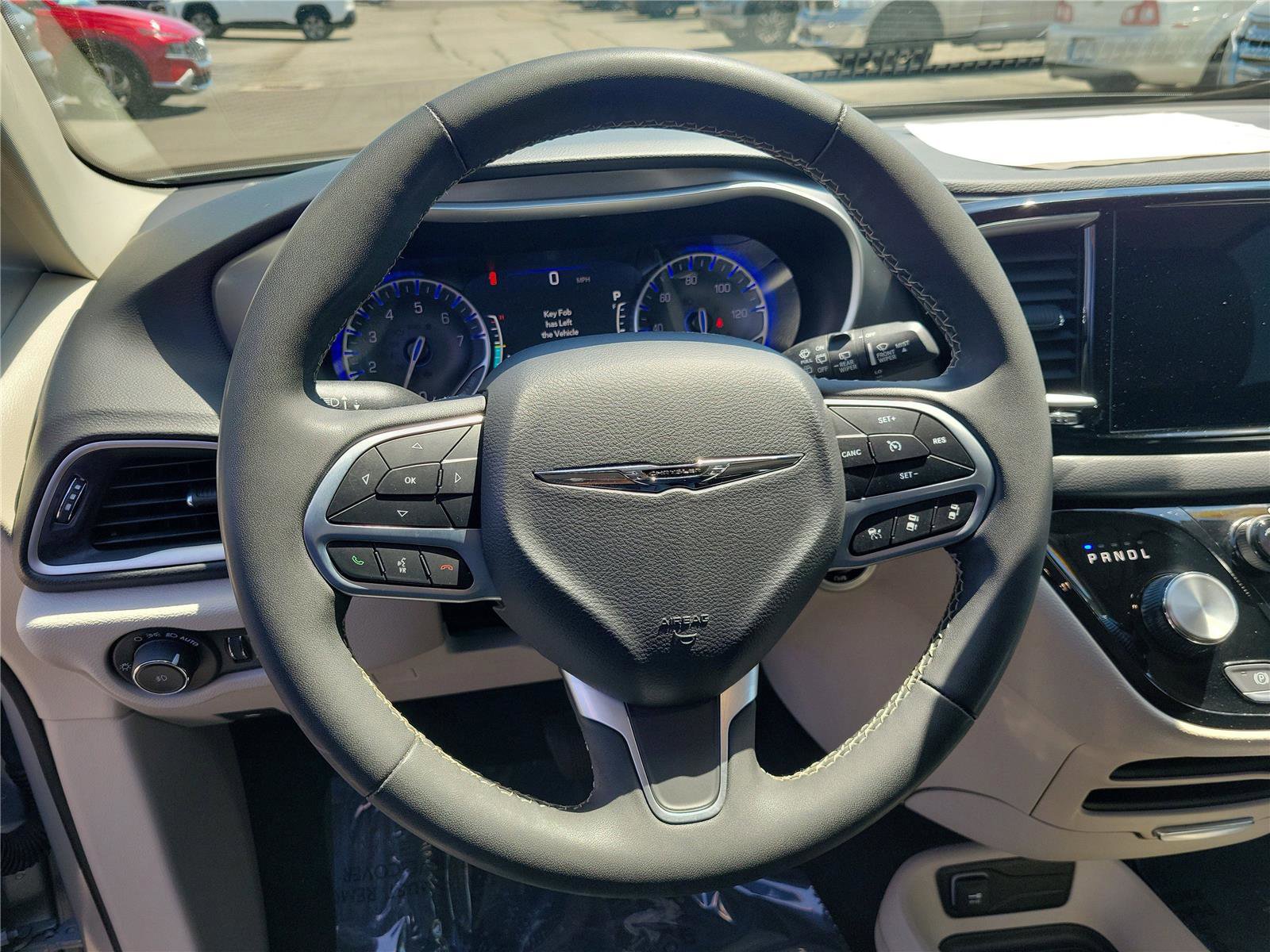 Used 2023 Chrysler Pacifica Touring-L FWD image 22