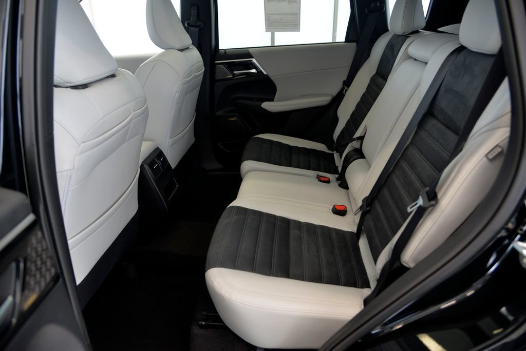 Used 2026 Mitsubishi Outlander SE AWD/4WD image 29