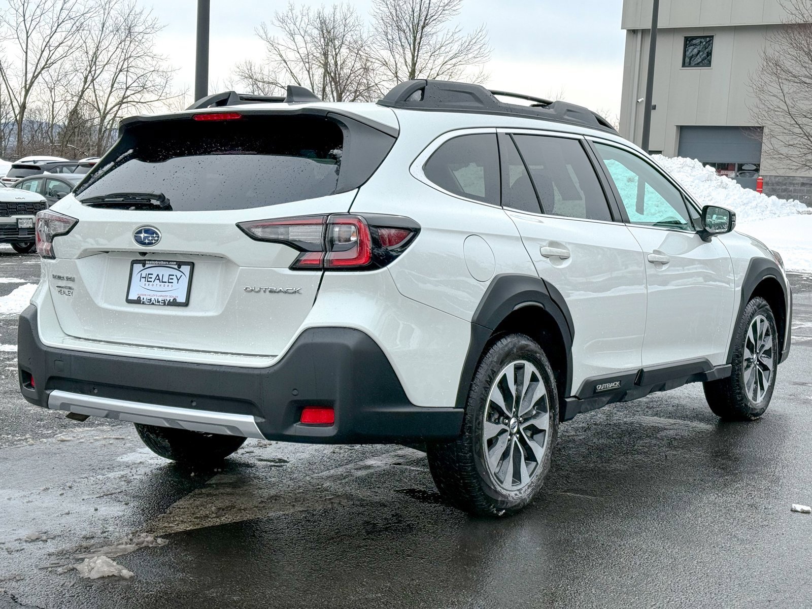 Used 2024 Subaru Outback Limited image 7