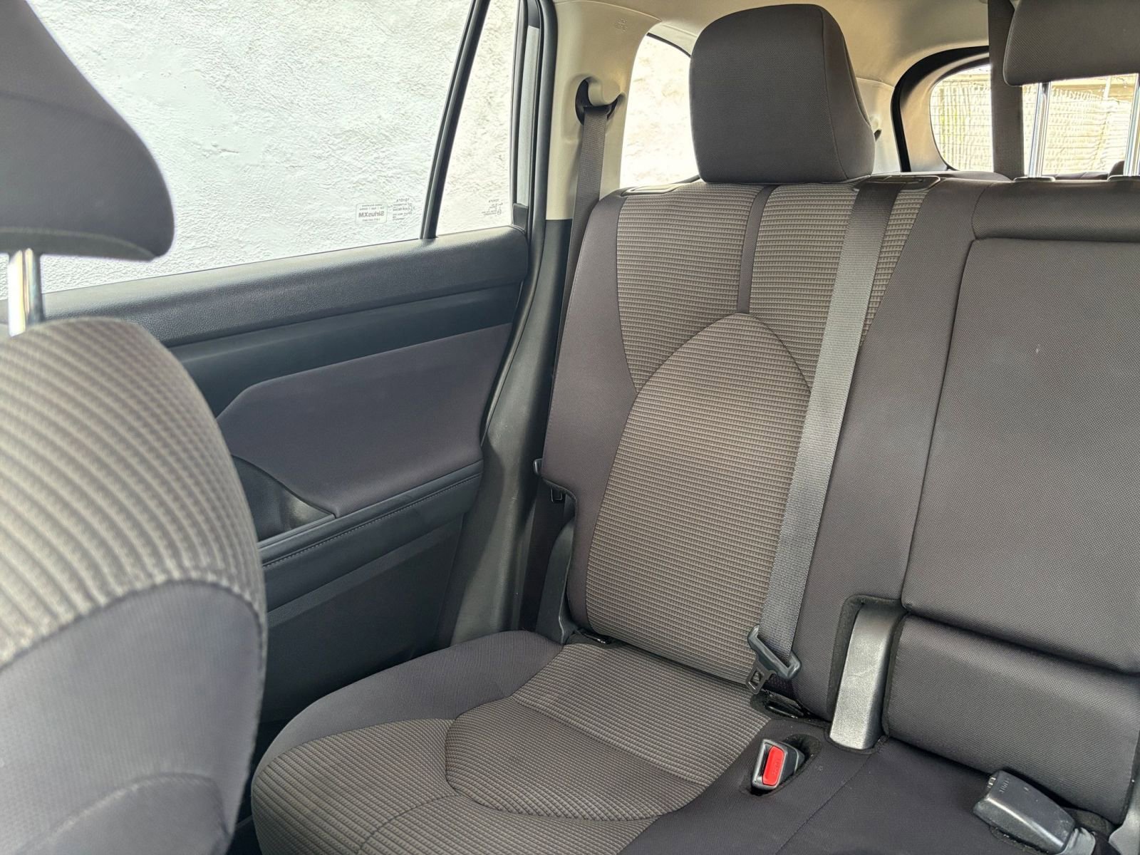 Used 2025 Toyota Highlander LE image 41