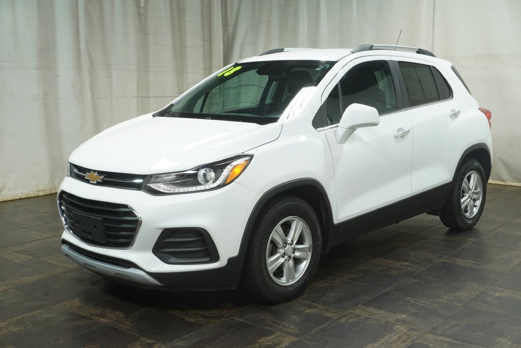 Used 2018 Chevrolet Trax LT w/ Driver Confidence Package FWD image 2