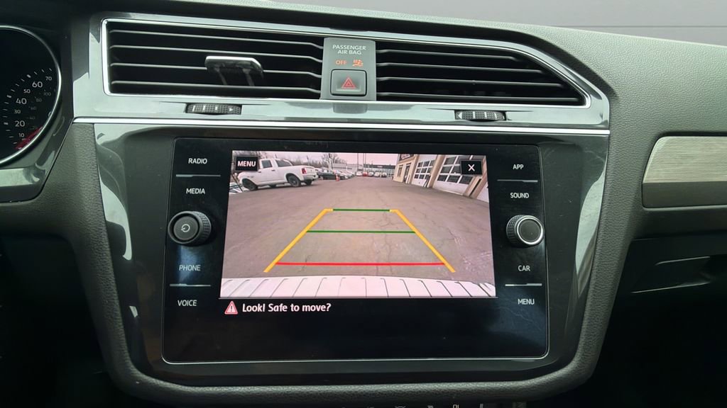 Used 2020 Volkswagen Tiguan SE AWD/4WD image 20