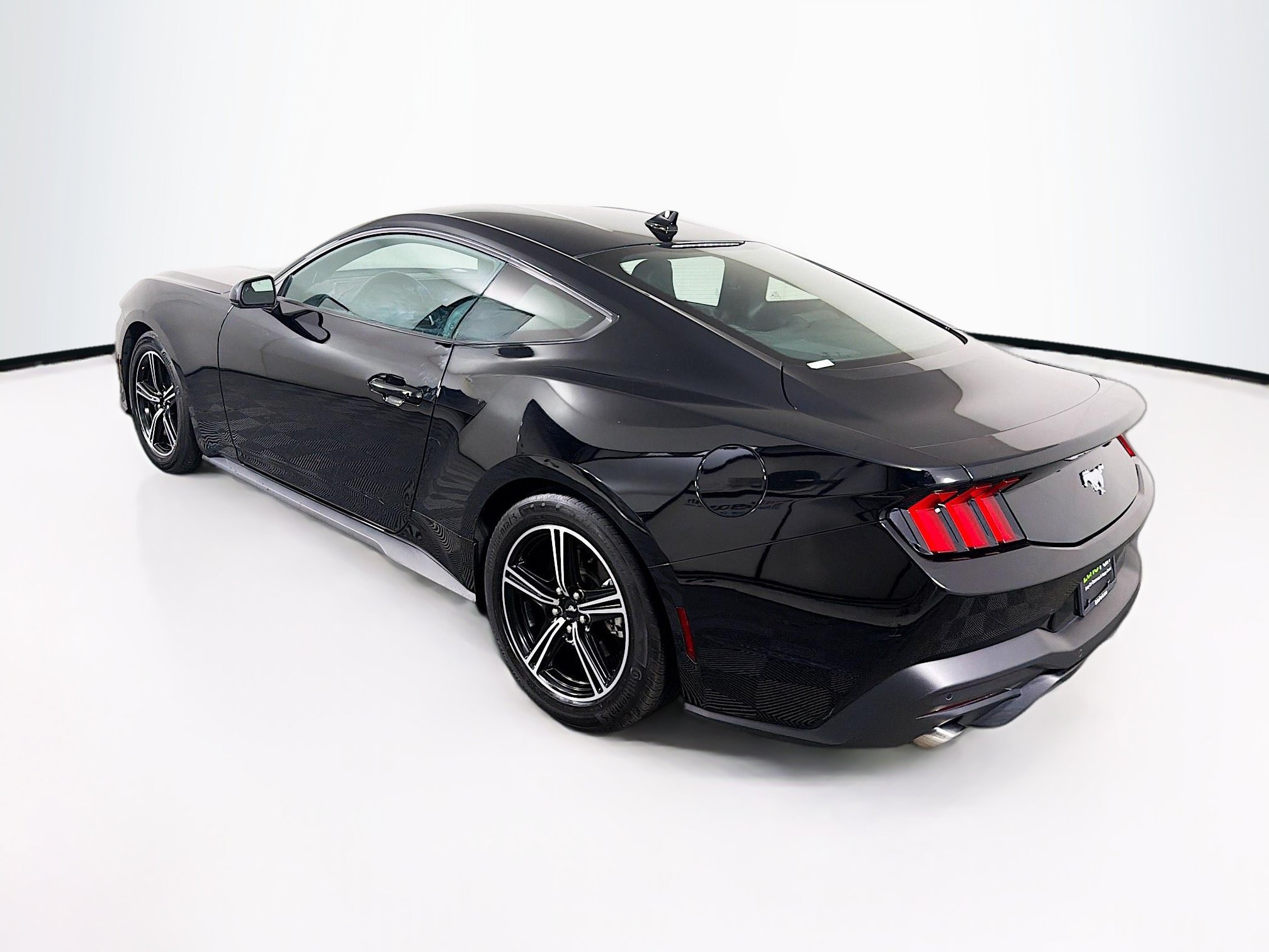 Used 2025 Ford Mustang Coupe RWD image 5