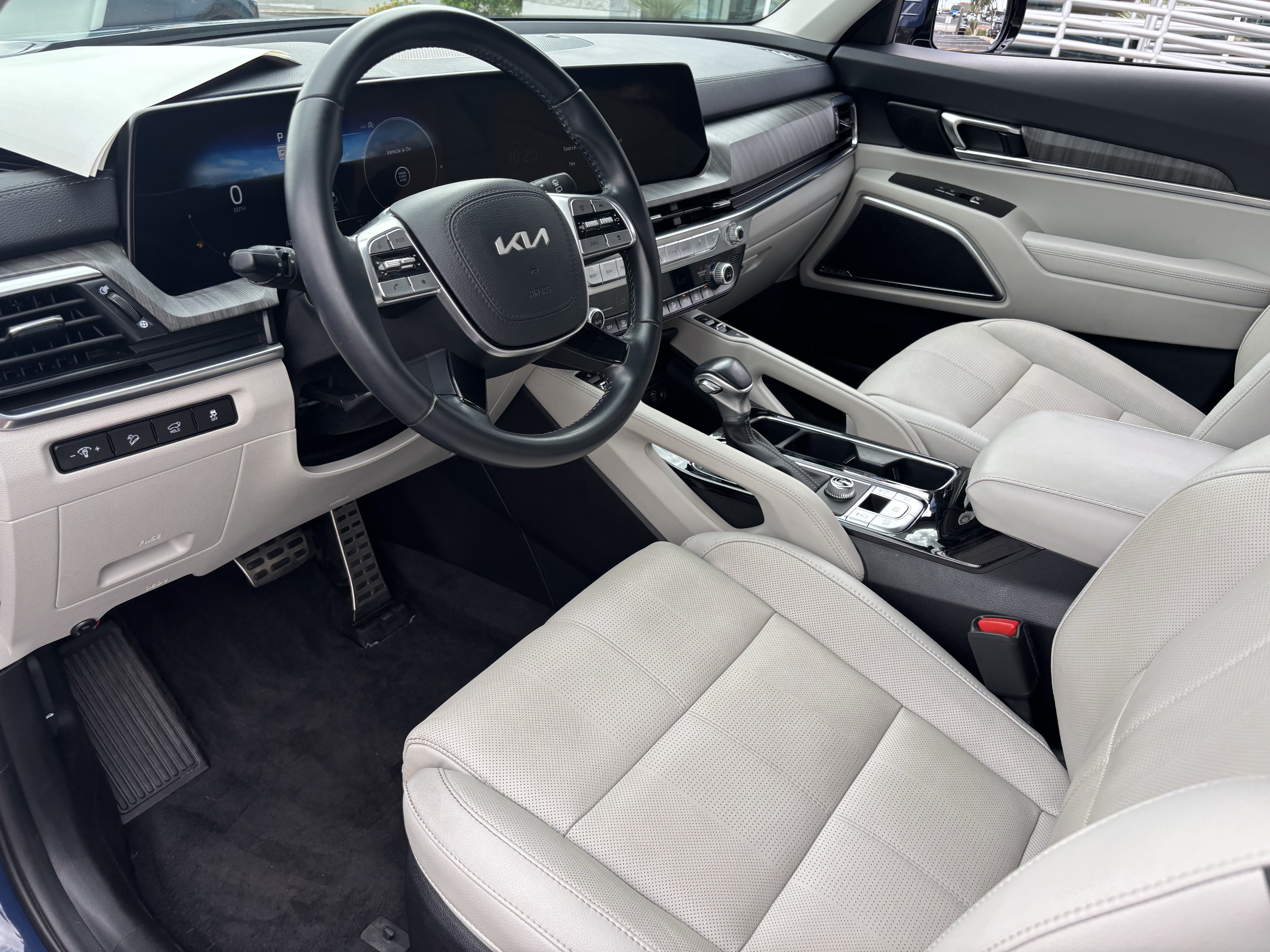 Certified 2024 Kia Telluride SX w/ Towing Package FWD image 17