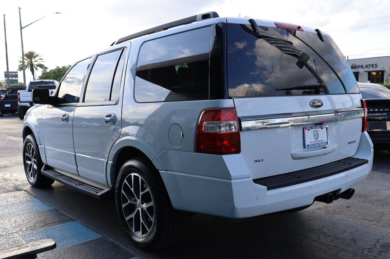Used 2016 Ford Expedition XLT w/ Equipment Group 202A RWD image 3