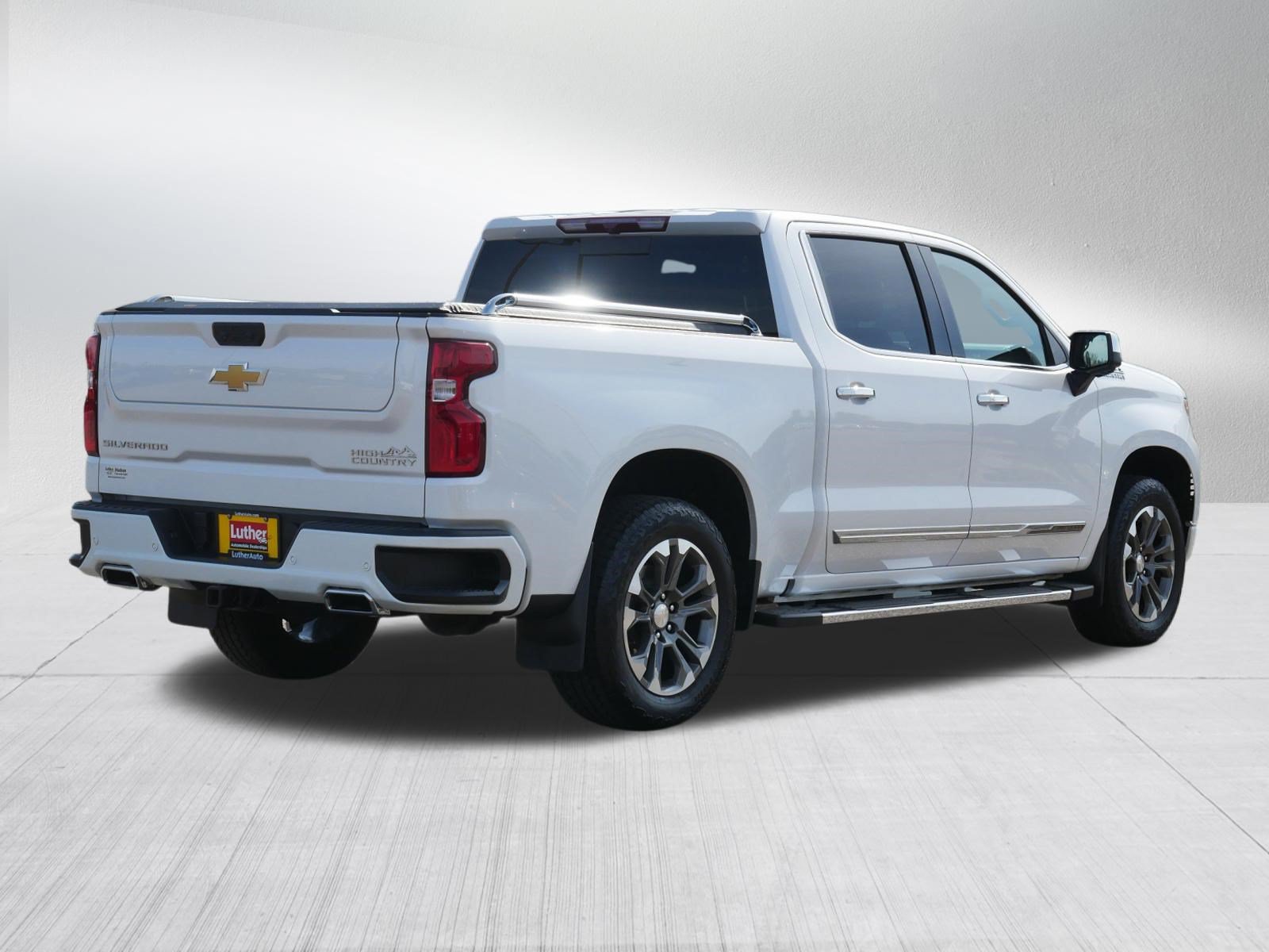 Used 2022 Chevrolet Silverado 1500 High Country AWD/4WD image 7