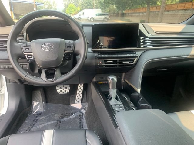 Used 2025 Toyota Camry SE FWD image 13