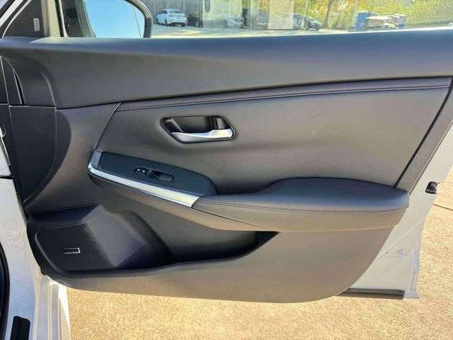 Used 2024 Nissan Sentra SR w/ SR Premium Package image 16