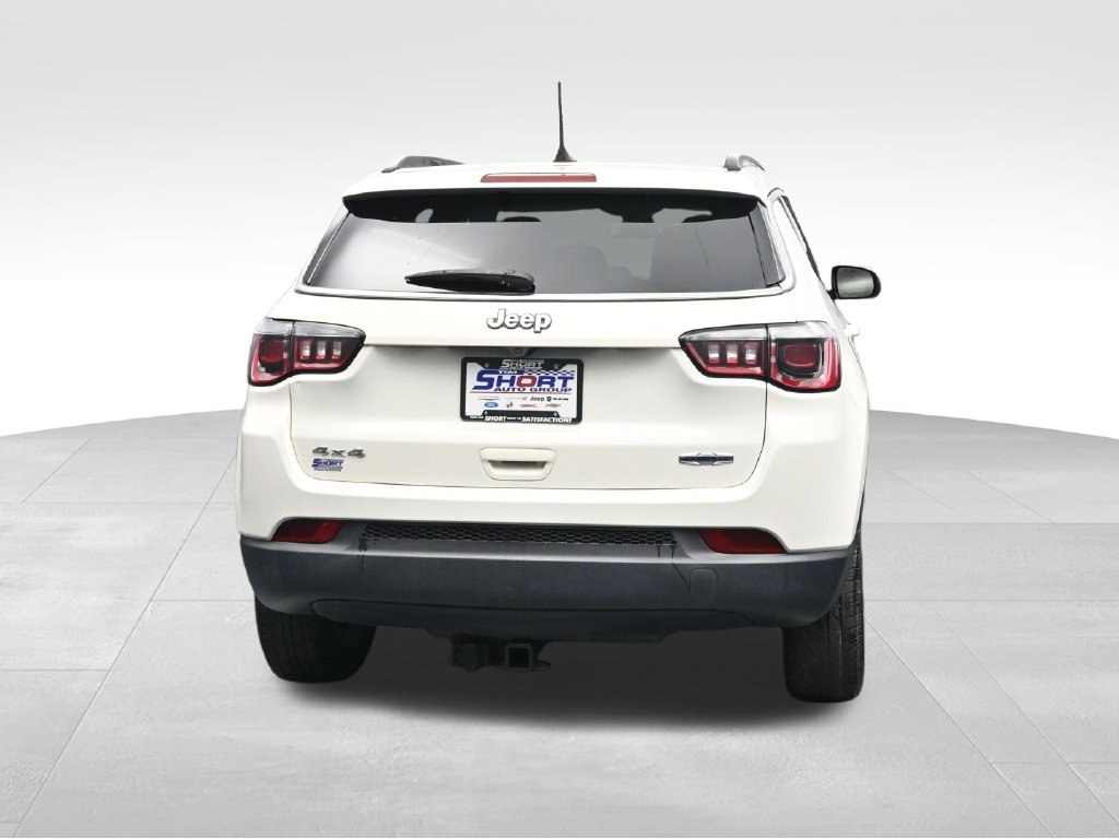 Used 2017 Jeep Compass Latitude w/ Popular Equipment Group AWD/4WD image 4