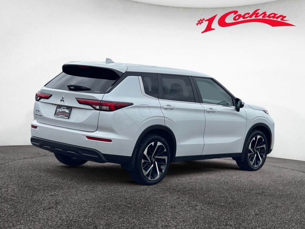 Used 2022 Mitsubishi Outlander ES AWD/4WD image 25