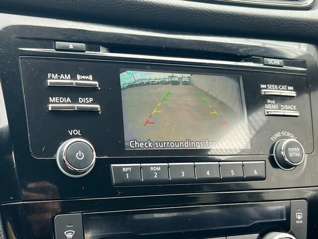 Used 2017 Nissan Rogue SV AWD/4WD image 23