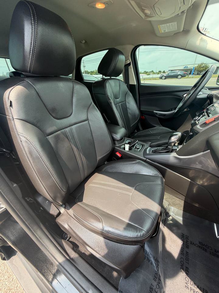 Used 2014 Ford Focus Titanium FWD image 45