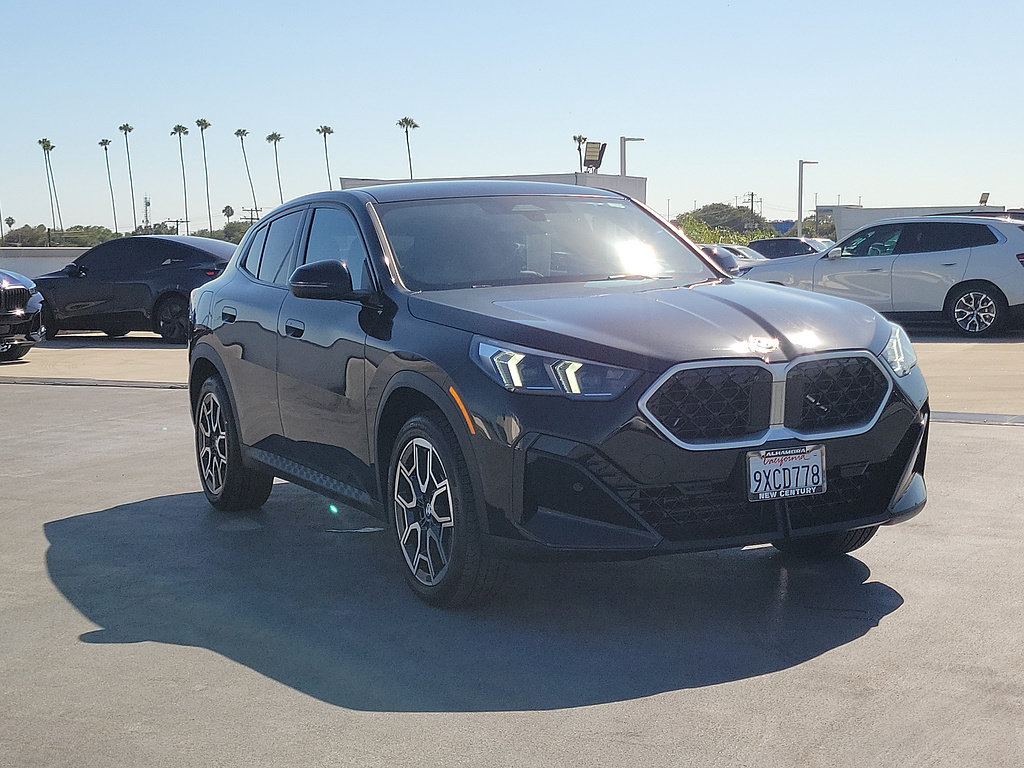 Used 2026 BMW X2 xDrive28i w/ Technology Package AWD/4WD image 2