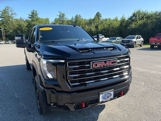 Used 2025 GMC Sierra 2500 AT4 AWD/4WD image 9